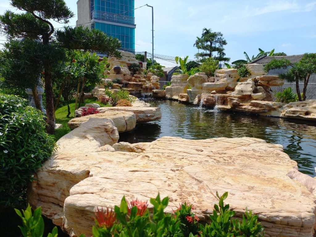 Thi công hồ cá koi Lâm Đồng - Biến không gian sân vườn thành điểm nhấn phong thủy đẳng cấp
